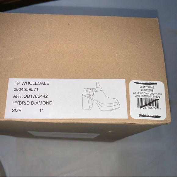 Free people Hybrid Harness Boot in Diamond Suede
Size 10 new in box cream beige - Picture 16 of 16